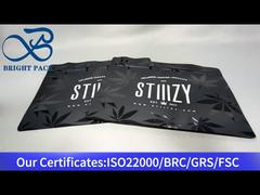 Bolsa con cierre infantil de cannabis con impresión brillante y aceite mate.