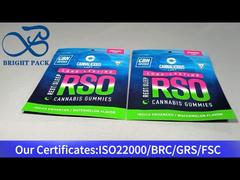 Bolsa de plástico de colores para gomitas de cannabis.