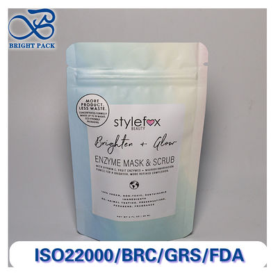 Bolsas ecológicas de pie para envasado de productos para el cuidado de la piel con materiales reciclables y logotipo de marca personalizable.